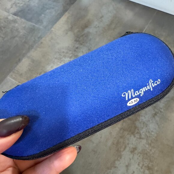 Magnifico Eye Makeup Glasses - Picture 3 of 8